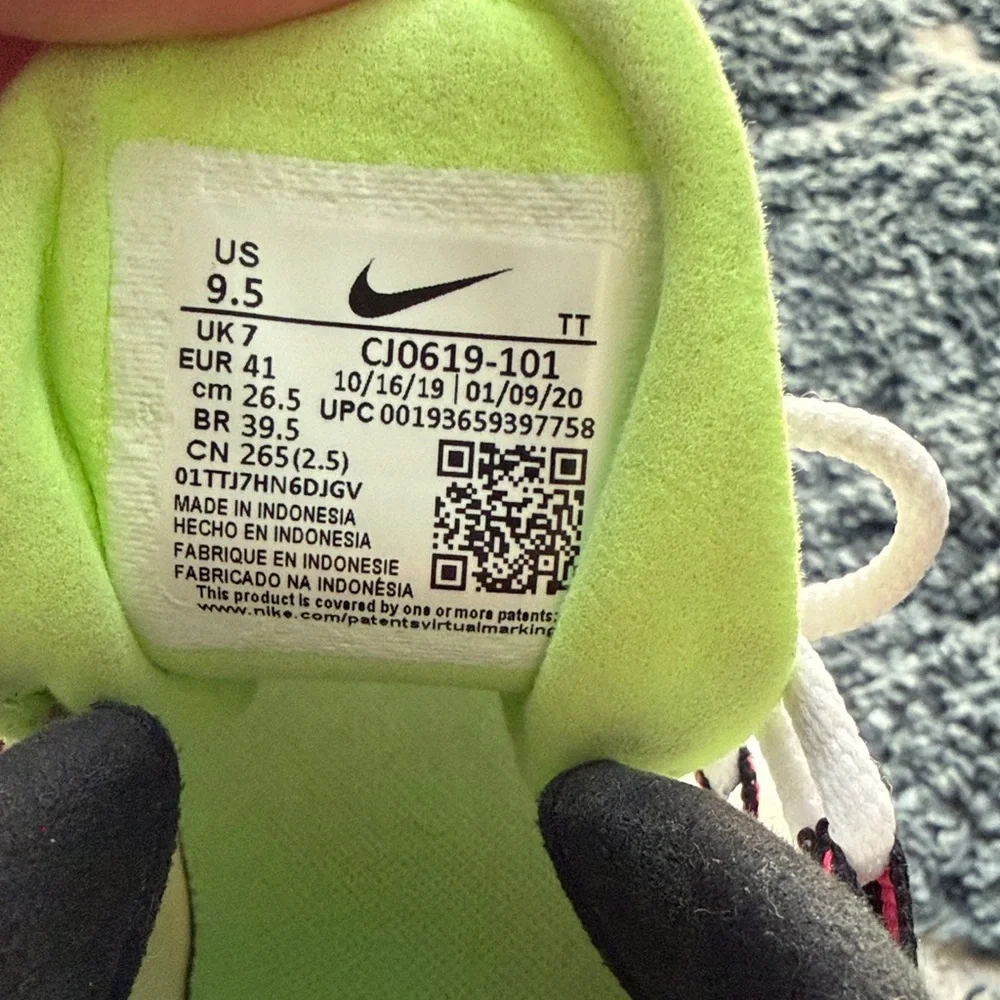 Nike Air Max 270 React Pink and White with Green Accents - Picture 4 of 8